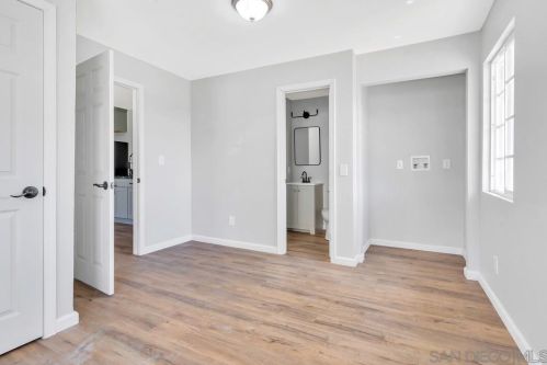 324 28th St, San Diego CA  92102-3125 exterior