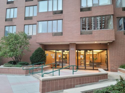 801 Plymouth Ct, Chicago IL 60605-2001 exterior