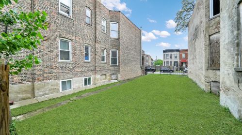 4428 Monroe St, Chicago IL 60624-2519 exterior