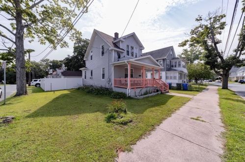 55 Edgemont St, Springfield, MA 01106-2622