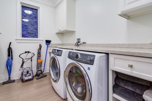 1512 Wieland St, Chicago IL 60610-1233 exterior