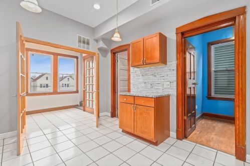 2710 Lawndale Ave, Chicago IL 60655-3312 exterior