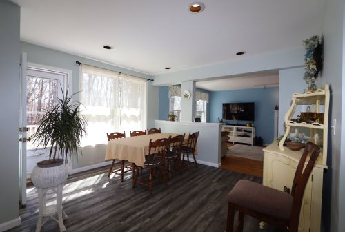 11 Hubbard Rd, Dover NH 03820-4272 exterior