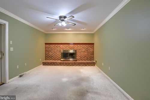 2005 Chapel Frg Dr, Lancaster PA 17601-1654 exterior