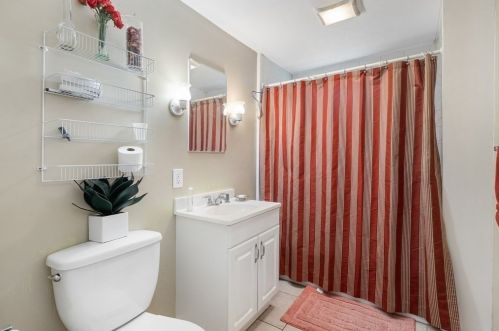 73 Merrifield St, Worcester MA 01605-3018 exterior