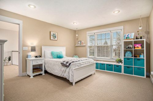 7180 Inverness Dr, Kalamazoo MI 49009-3935 exterior