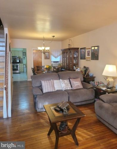 1629 8th St, Philadelphia, PA 19148-1214