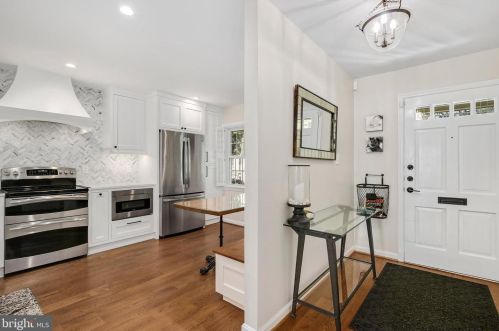 10905 Wickshire Way, Rockville, MD 20852-3220