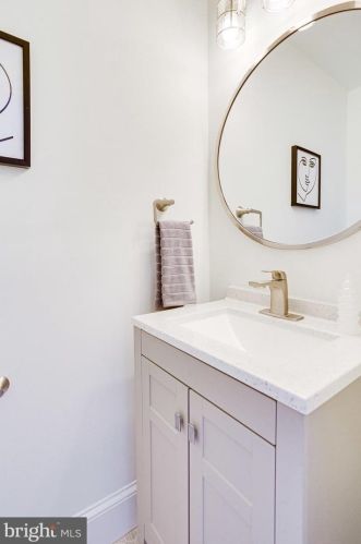 1839 A St, Washington DC 20003-1521 exterior