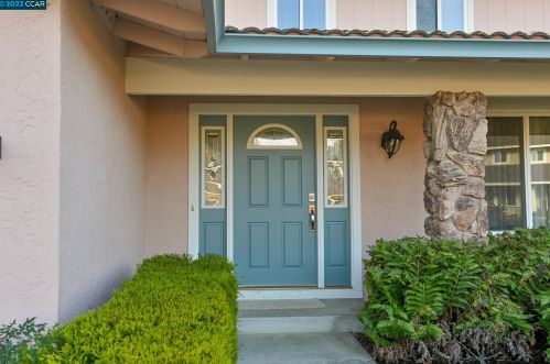 19 Bliss Ct, Concord, CA 94523-1815