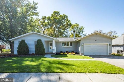 31 Holly Ave, Runnemede, NJ 08078-1508