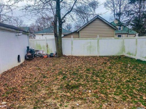 6 Vondran St, Huntington Station NY exterior