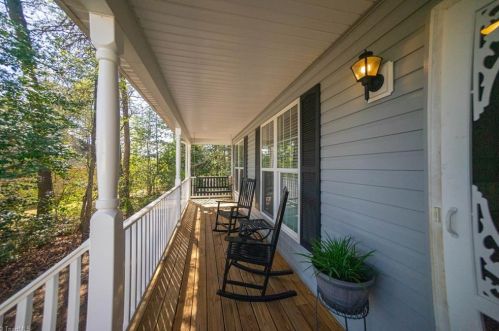 128 Chinaberry Ct, Farmington, NC 27028-5175