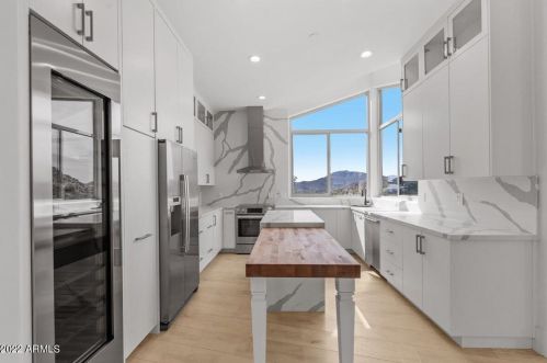 1825 Cinnabar Ave, Phoenix AZ  85020-1916 exterior