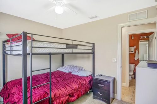 4870 20 Ave, Naples FL 34120-2318 exterior