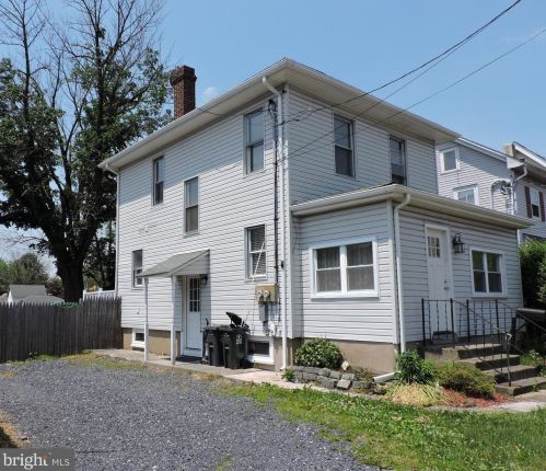 212 Front St, Quakertown, PA 18951-1628