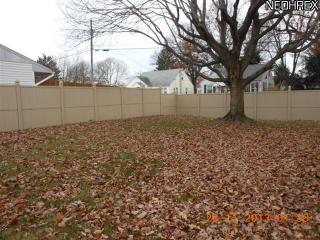 2950 19th St, Canton, OH 44708-2911