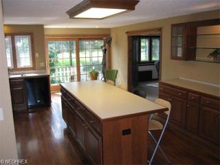 7353 Columbia Rd, Cleveland OH  44138-1501 exterior