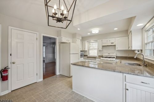 7 Deerwood Trl, Warren NJ  07059-5559 exterior