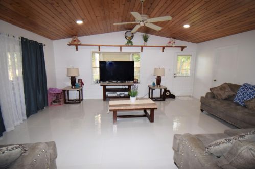 890 Walters Ter, Fort Pierce FL  34983-3987 exterior