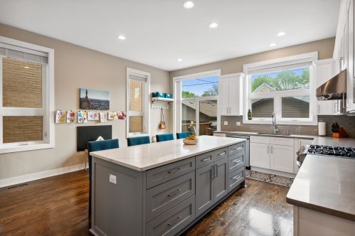 3617 Emerald Ave, Chicago IL 60609-1807 exterior