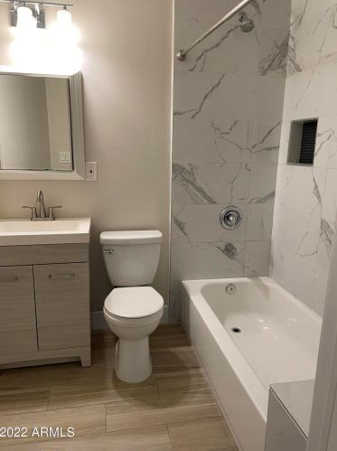 8816 1st St, Phoenix AZ  85020-2802 exterior