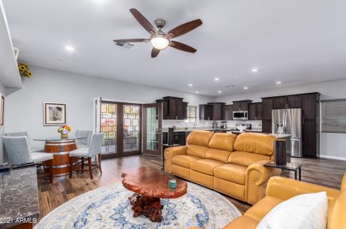 2806 Angela Dr, Phoenix AZ 85032-2049 exterior