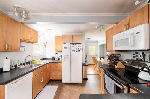 82 Penacook St, Concord, NH 03301-3149