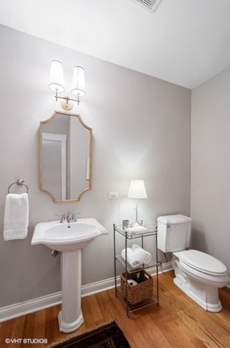 4425 Damen Ave, Chicago IL 60625-1701 exterior