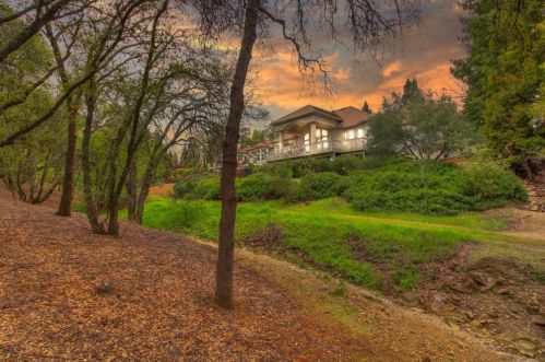 2064 Portsmouth Dr, Folsom, CA 95762-6901