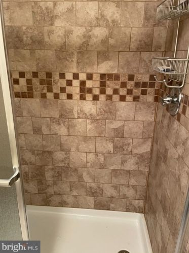 2550 10th St, Philadelphia PA  19148-4425 exterior