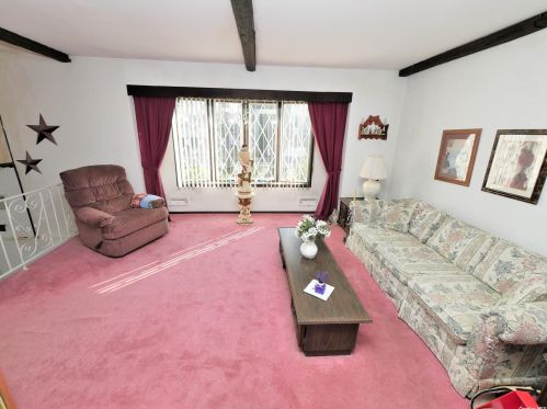 3 Greenfield Ln, Commack NY 11725-1414 exterior