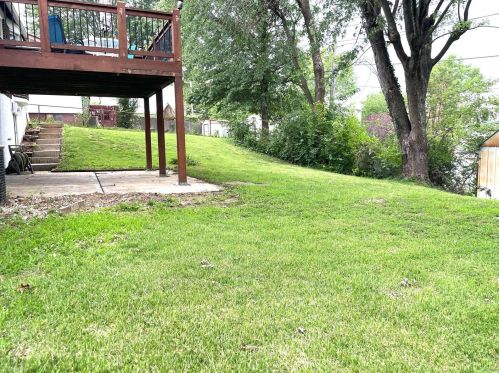 2371 Crestline Dr, Saint Louis MO 63129-3713 exterior