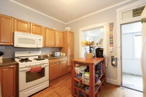 5040 Avers Ave, Chicago IL 60625-6012 exterior