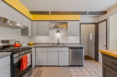 7919 57, Milwaukee WI 53218-5604 exterior