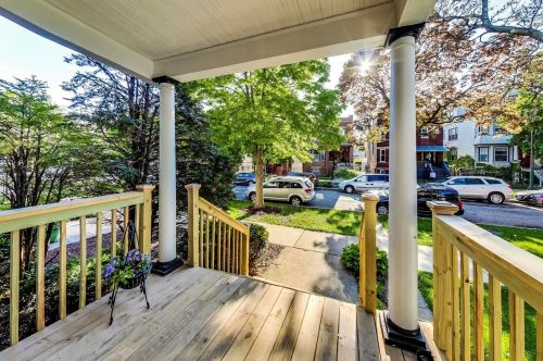 3831 Central Park Ave, Chicago IL 60618-4102 exterior