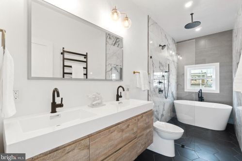 829 Decatur St, Washington DC  20017-3918 exterior