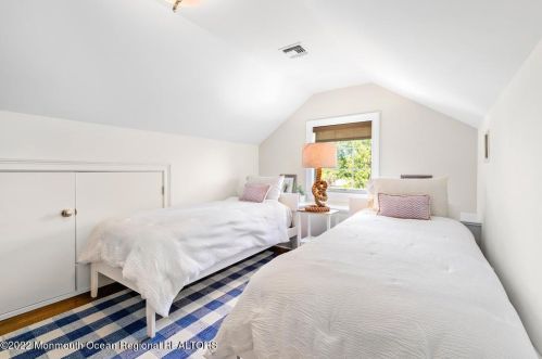 33 Park Ave, Locust NJ  07760-1523 exterior