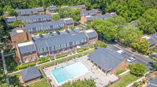 26 Independence Pl, Atlanta GA  30318-1505 exterior