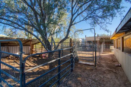 11251 Picture Rocks Rd, Tucson AZ 85743-9615 exterior