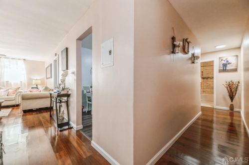 283 College Dr, Edison NJ  08817-5998 exterior