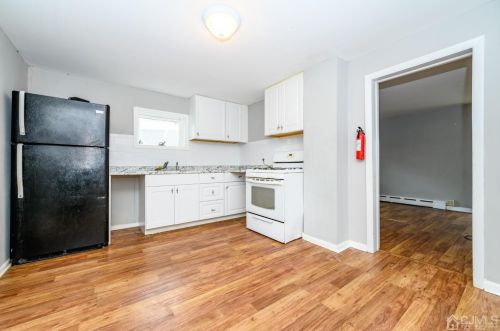 15 Douglas St, Perth Amboy NJ  08863-2205 exterior