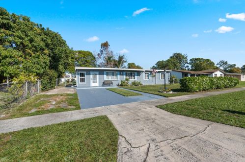 115 Serenata Ct, Fort Pierce, FL 34983-2136