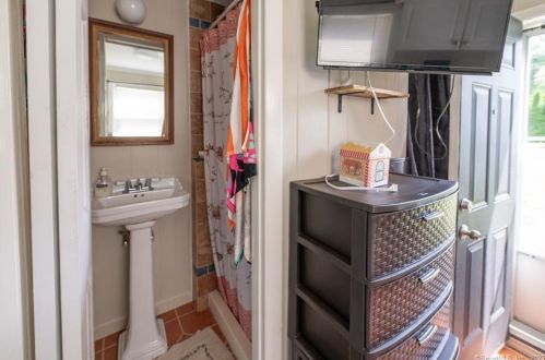 152 New Canaan Ave, Norwalk CT 06850-1916 exterior