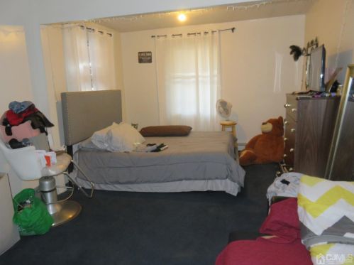 194 High St, Perth Amboy NJ 08861-3504 exterior