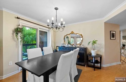 305 Williams Ct, Edgewater NJ 07020-1613 exterior