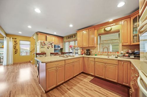 6129 Mcvicker Ave, Chicago IL 60638-4325 exterior