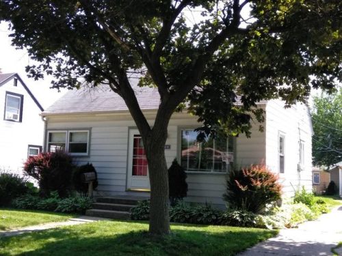 3216 50th St, Milwaukee, WI 53216-3212