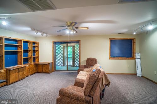 102 Tall Pne Ave, Locust Grove VA 22508-5204 exterior