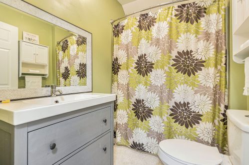 210 Maple St, Kalamazoo MI 49004-1315 exterior